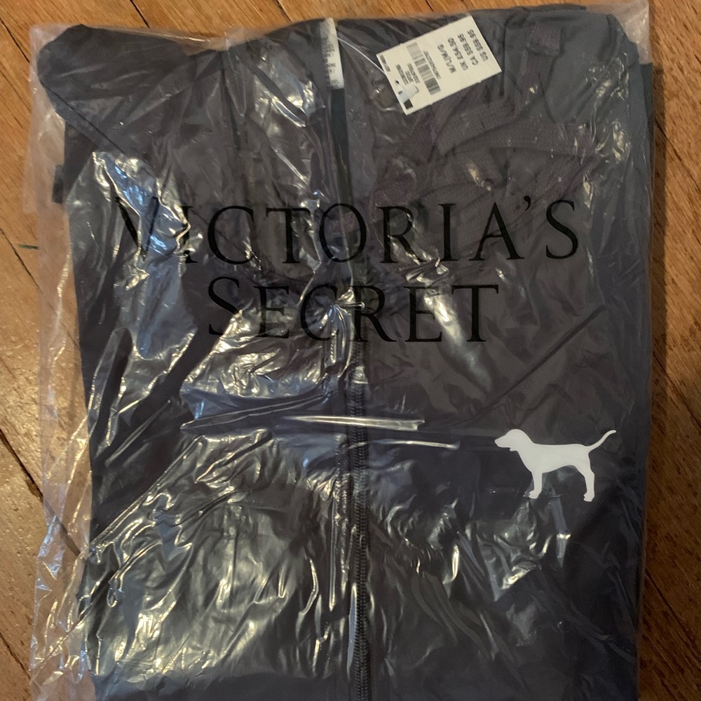 VS Windbreaker